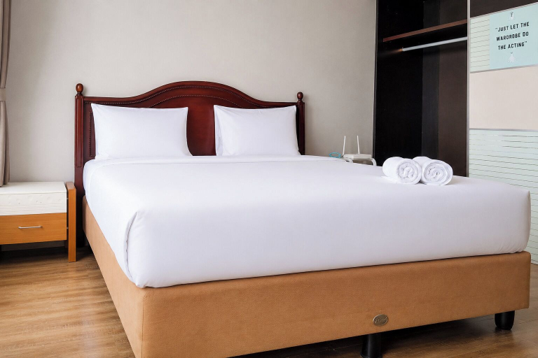 Room 5, Bright And Restful Studio At Apartment Tamansari Skylounge Balikpapan, Balikpapan