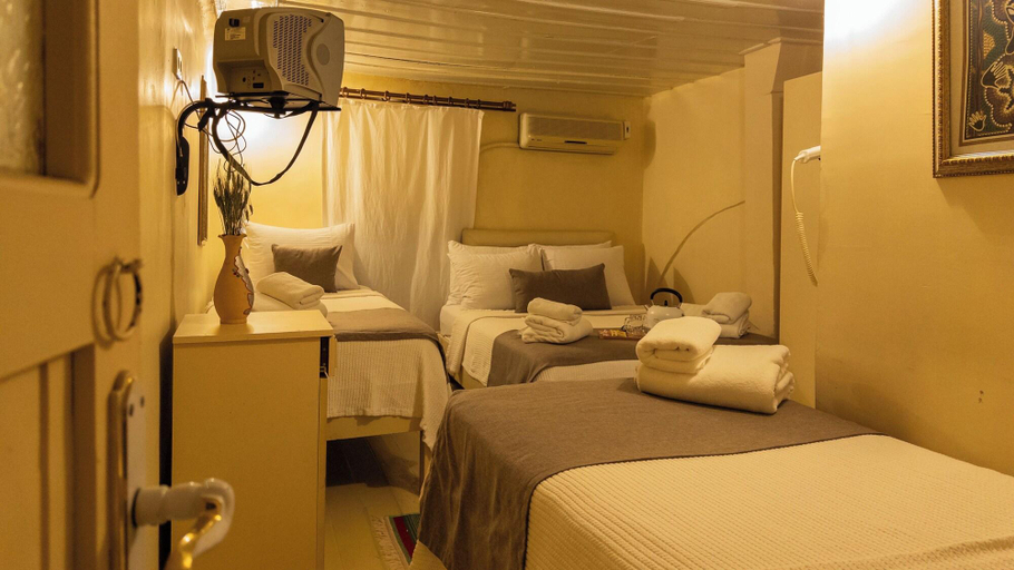 Bedroom 3, Tarihi Rum Konağı Antikhan, Ayvalık