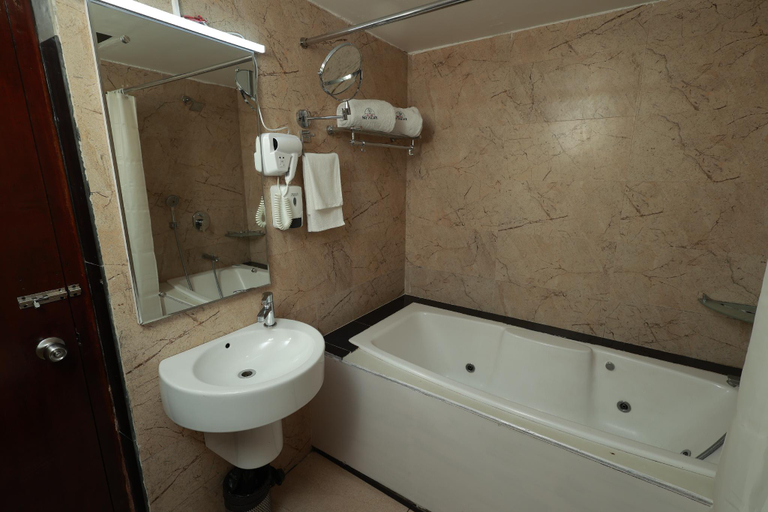 Bathroom, Hotel Sky Palace, Kannur