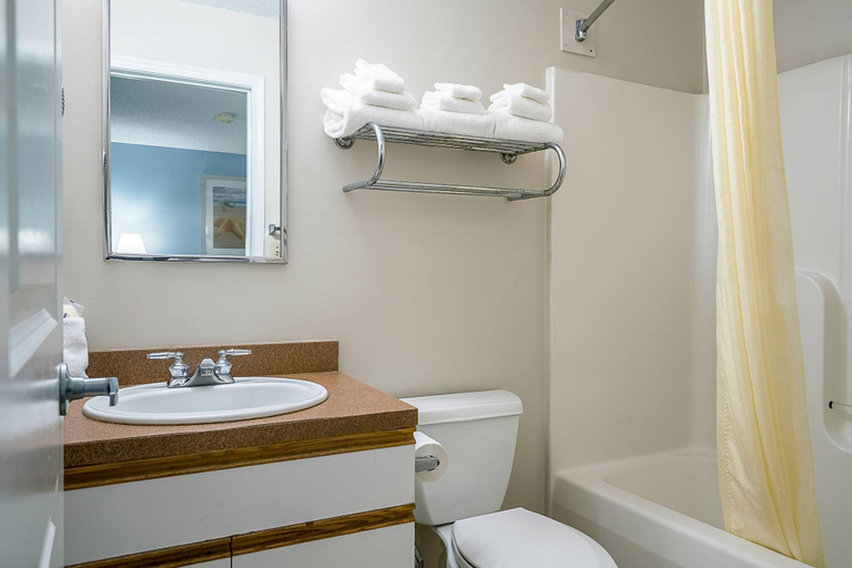 Bathroom 4, Suburban Studios of Wilmington, New Hanover