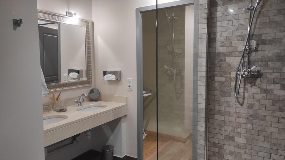 Bathroom 3, Hotel le Mas Trilles, Pyrénées-Orientales