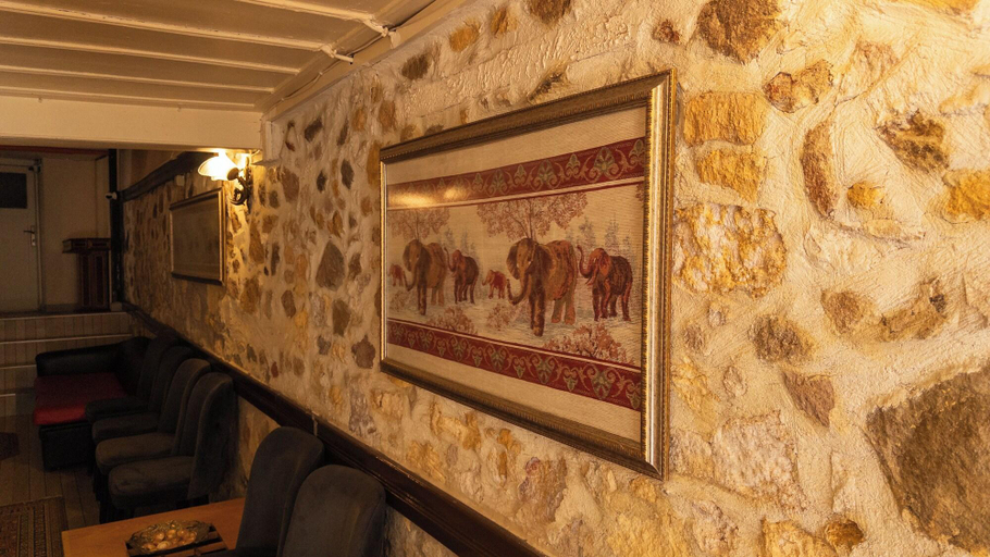 Public Area 2, Tarihi Rum Konağı Antikhan, Ayvalık