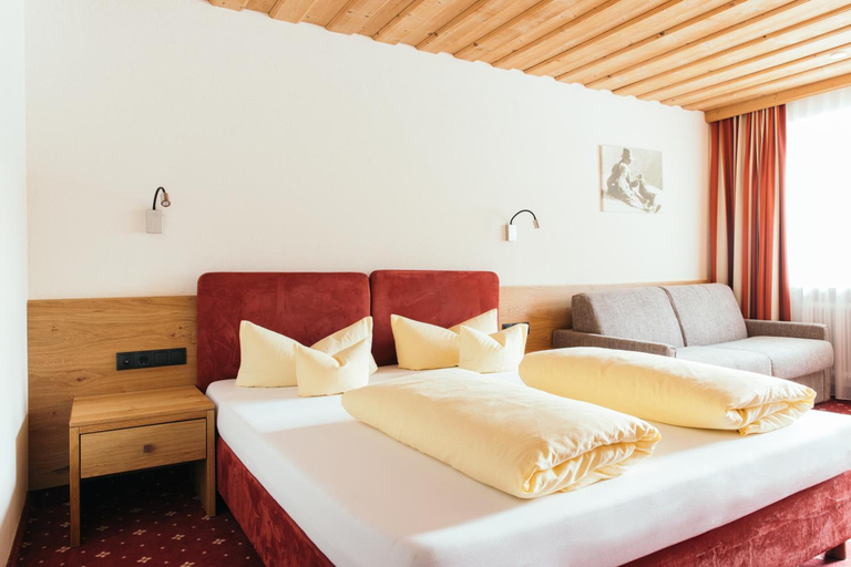 Bedroom 3, Weisseespitze, Landeck