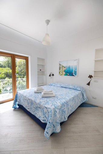 Bedroom 2, Le Gemme Guest House, Napoli