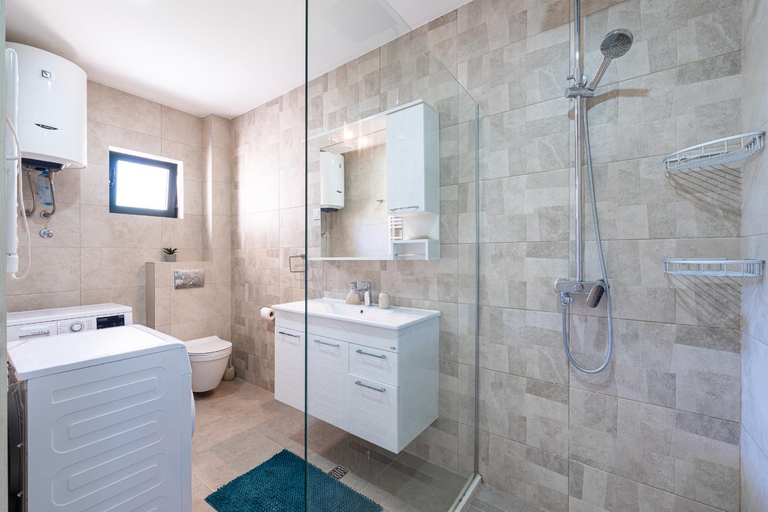 Bathroom 4, Kjara Apartments