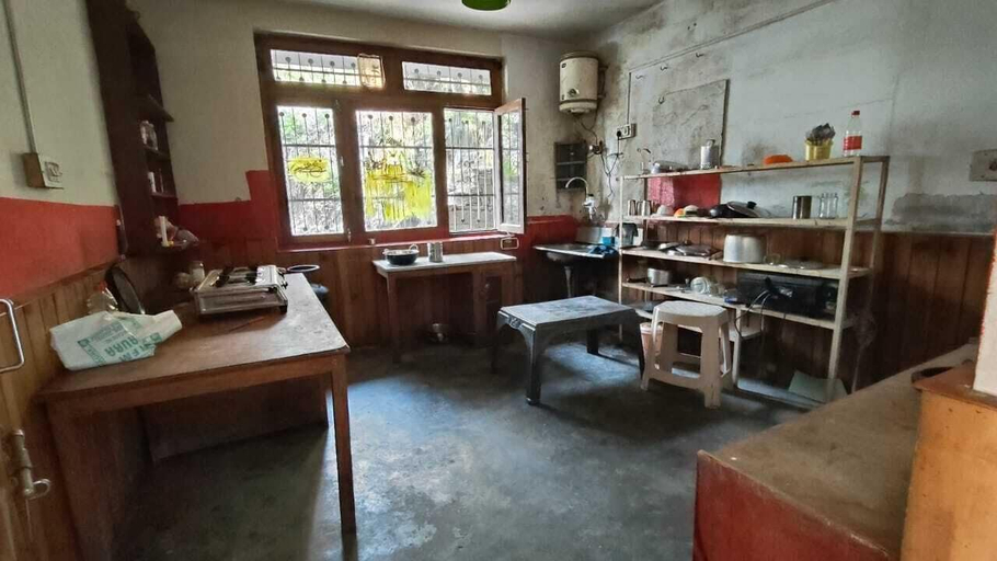 Interior 2, Creepers Nest, Kullu