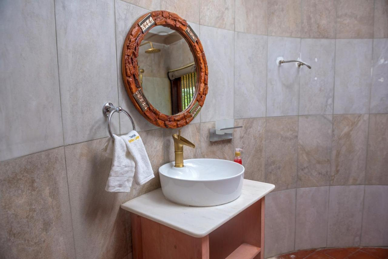 Bathroom 4, Tilenga Safari Lodge, Nwoya