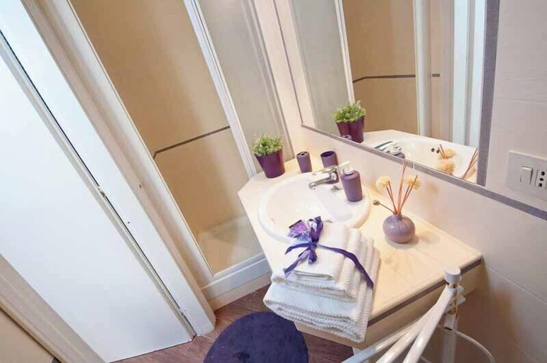 Others 4, Comfortable apartment near the Vatican. Free WiFi, Roma