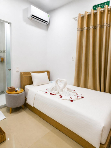 Bedroom 2, Shogun Hotel, District 1