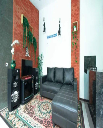 Living area 2, Cozzy Villa Dewata, Malang