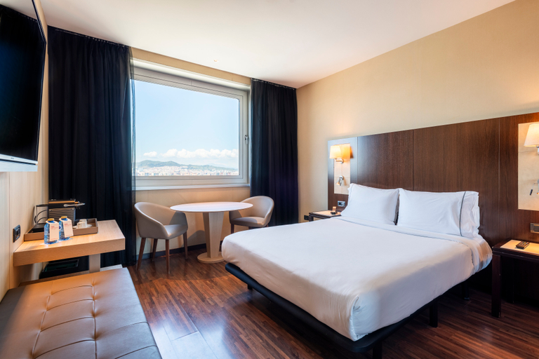 Bedroom 3, Leonardo Royal Hotel Barcelona Forum, Barcelona