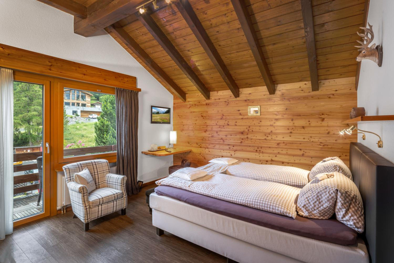 Bedroom 4, Hotel Restaurant Bürchnerhof, West Raron