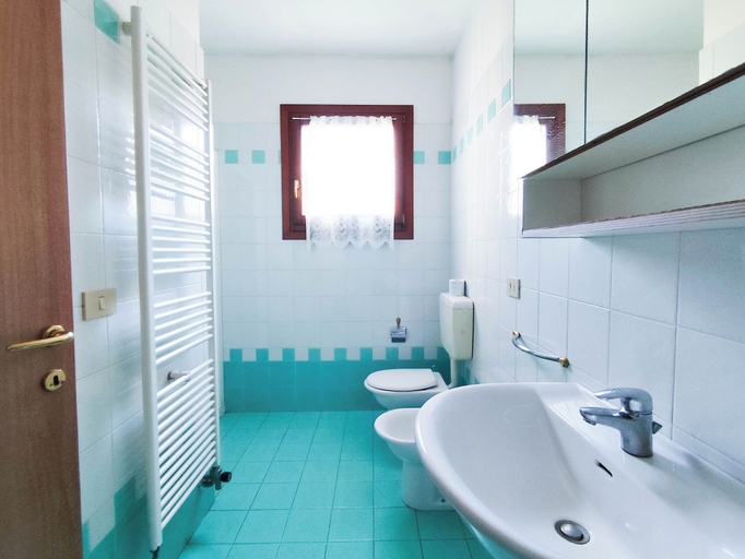 Bathroom, Comfortable Flat With Patio and Pool, Venezia
