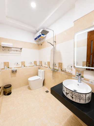 Bathroom 3, Pho Thien Duong Homestay, Huế