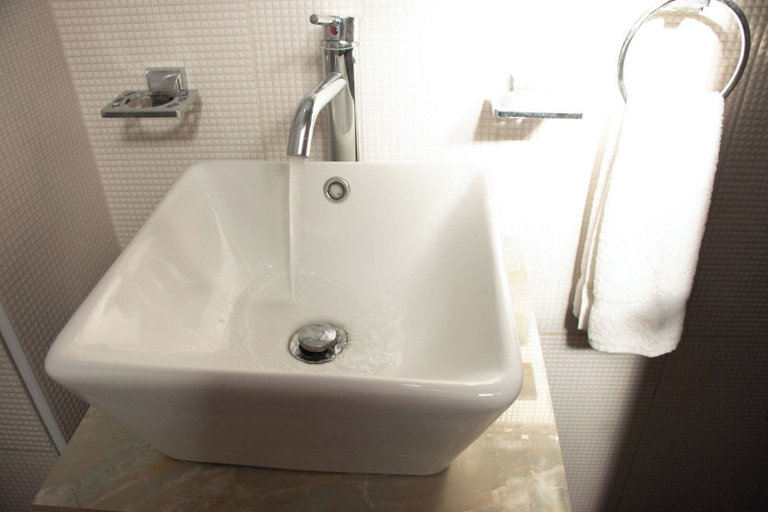 Bathroom 2, san blas plaza hotel, Cusco
