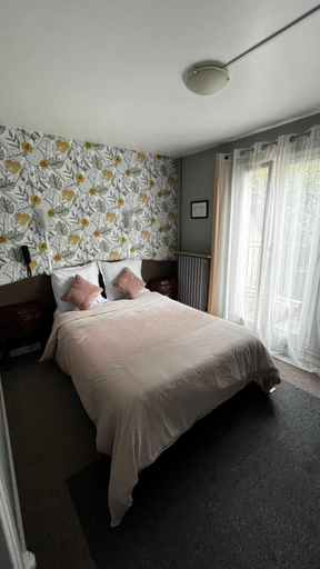 Bedroom 2, Hôtel Marie-Louise, Val-d'Oise