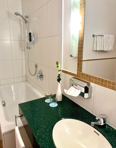 Bathroom 3, Landhotel Stegersbach, Güssing