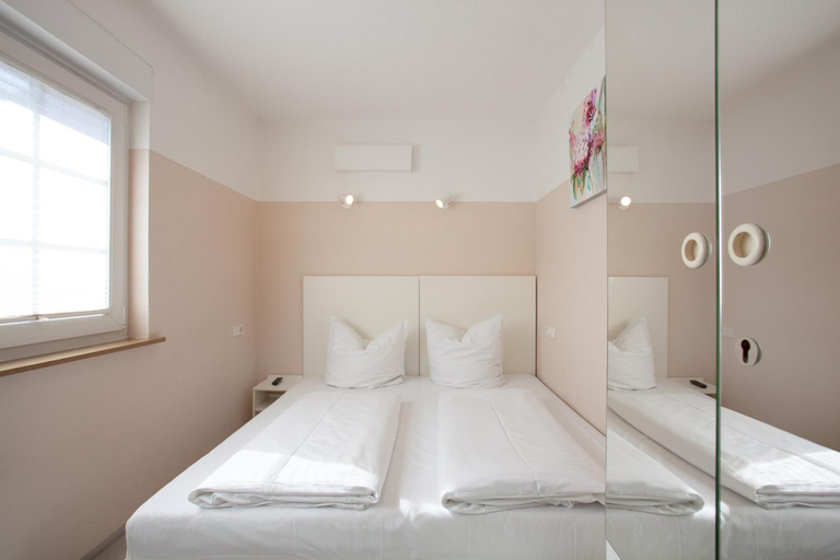 Bedroom 2, Relax Hotel Stuttgart, Stuttgart