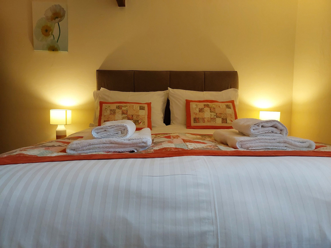 Bedroom 2, Degembris Cottages, Cornwall