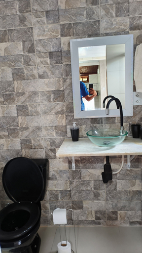 Bathroom 3, Marina Guest House, Armação dos Búzios