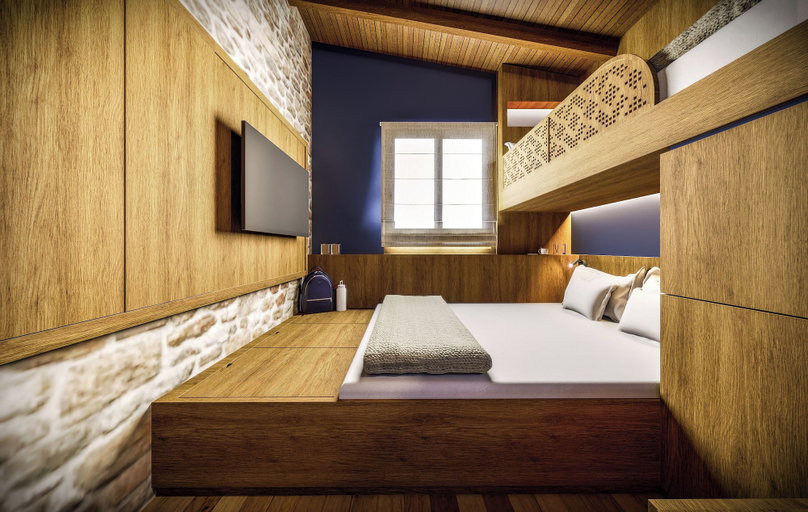 Room 5, Olympus Refuge D, Central Macedonia