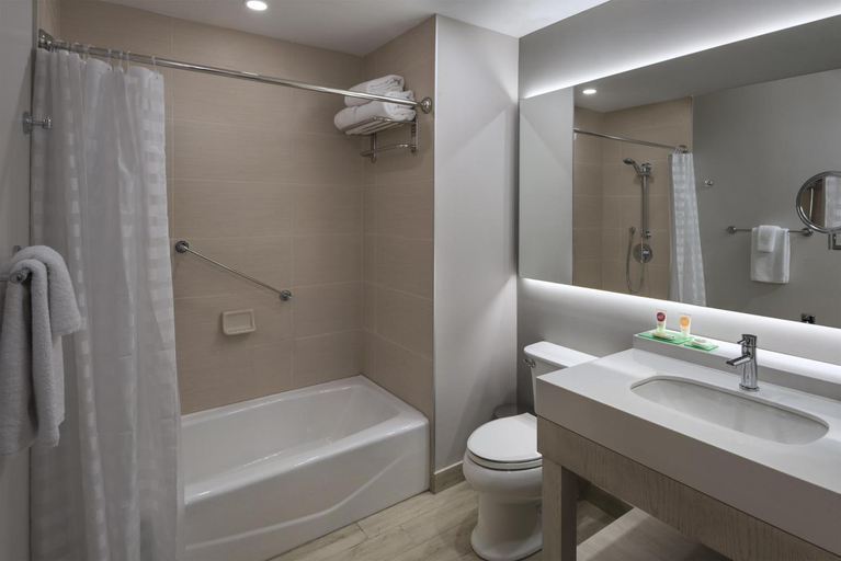 Bathroom 5, Hyatt Place San Pedro Sula, San Pedro Sula