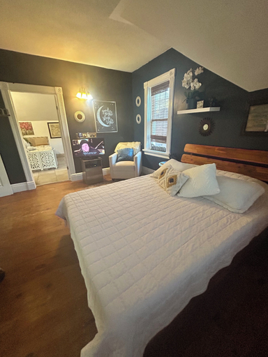 Bedroom 4, Dreamers Writing Farm, Bruce