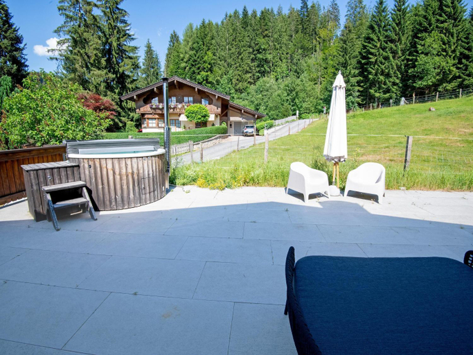 Spa 4, Luxury chalet in Niederau with whirlpool, Kitzbühel