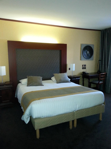 Bedroom 4, Hotel De France, Loiret
