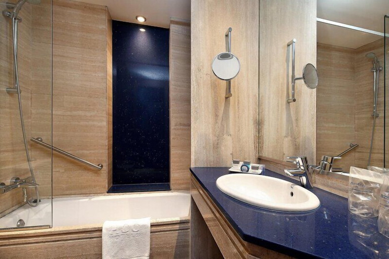 Bathroom 4, HCC St. Moritz, Barcelona
