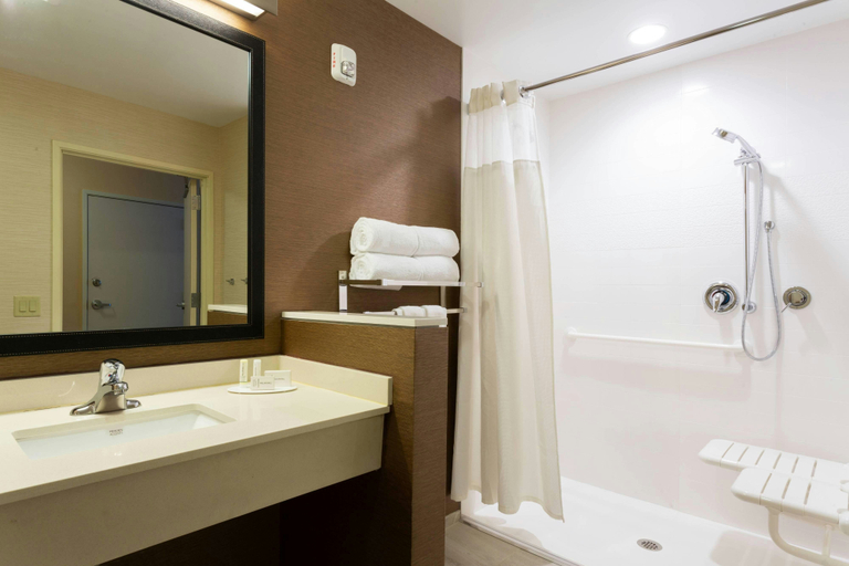 Bathroom 4, Fairfield Inn & Suites by Marriott Fort Lauderdale Downtown, Broward