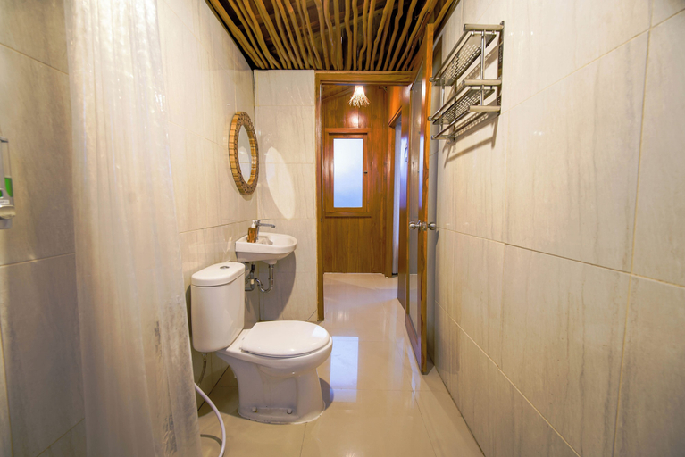 Bathroom 4, Tropical 1BR Villa Bima Ubud w Workdesk, Gianyar