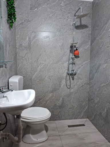 Bathroom 3, Markev Apartments, Vlorës