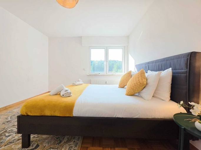 Room 2, Premium 2BR Apartment w balcony&parking, Luxembourg