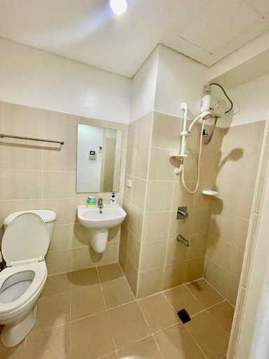 Bathroom, Cozy Studio in Front of US Embassy, Ermita, Manila, Manila City