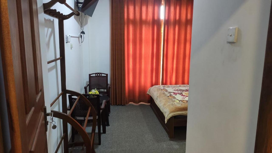Bedroom 4, Creek View Inn, Nuwara Eliya