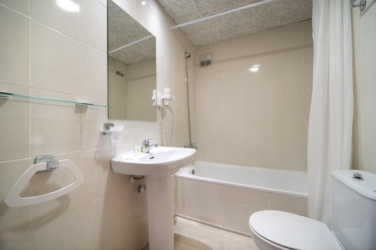 Bathroom 4, Hotel Vela, Girona