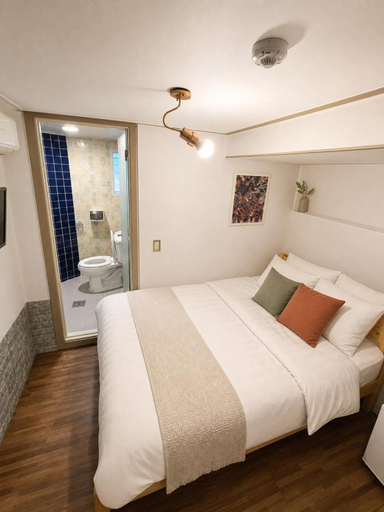 Bedroom 2, Olive Hostel W, Jung