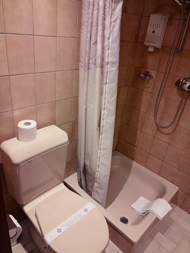 Bathroom 3, Des Trois Rois Le Locle, Le Locle