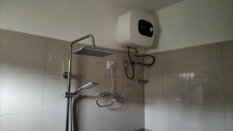 Bathroom 5, Creek View Inn, Nuwara Eliya