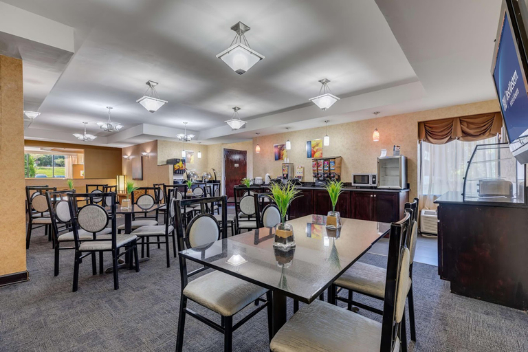 Food & Drinks 5, SureStay by Best Western Charlotte Matthews, Mecklenburg