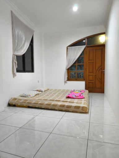 Bedroom 2, Villa Wubao 3 kamar sebelah hotel Le Eminence & Kota Bunga, Bogor