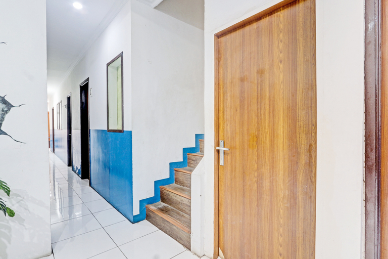 Public Area 3, Hotel O Near Mall Ciputra 2, Semarang