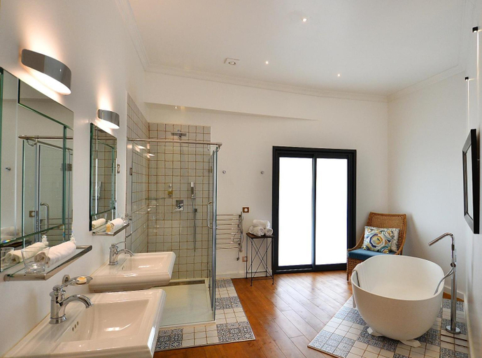 Bathroom 4, Le Tsilaosa, Cilaos
