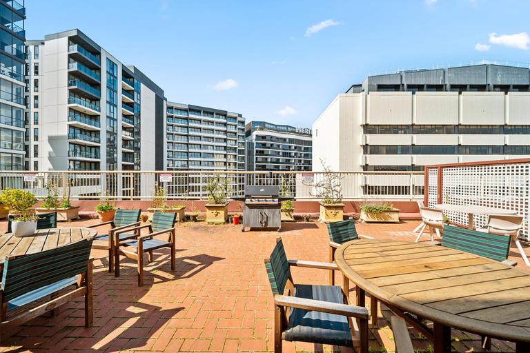 Balcony/terrace 4, Spacious 3-Bed Apartment in Canberra CBD, Canberra
