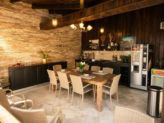 Food & Drinks, Villa DeaDorata, Oradea