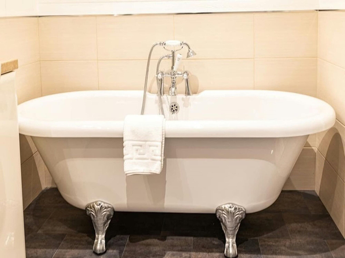 Bathroom 2, Scenic Perthshire Chalet With Sauna, Perthshire and Kinross