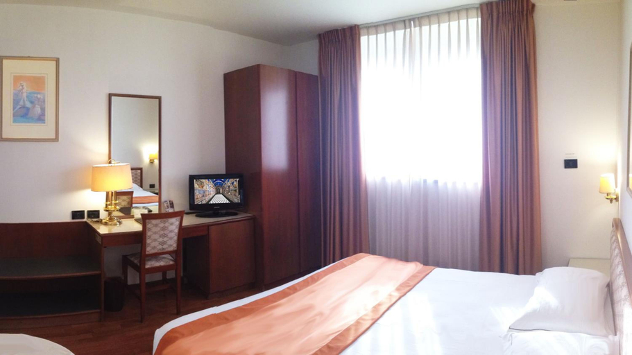 Bedroom 2, Marconi, Padua
