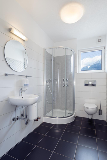 Bathroom 5, Marmota Hostel, Innsbruck