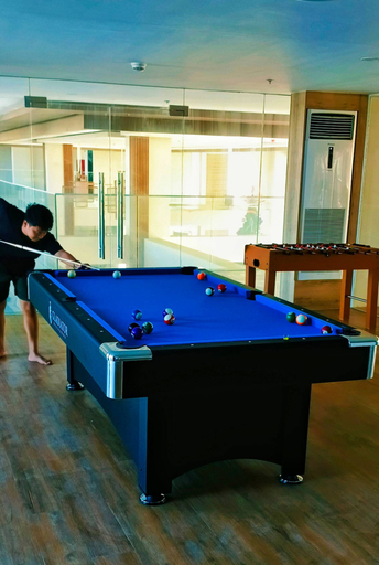 Game room 3, Modern Studio Poolside Balcony Near Mactan Airport, Lapu-Lapu City
